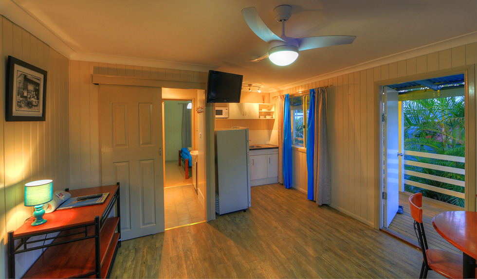 Deluxe Couples Cabins Kurrimine Beach Holiday Park in